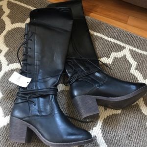 Size large 8/9 knee high black boots
